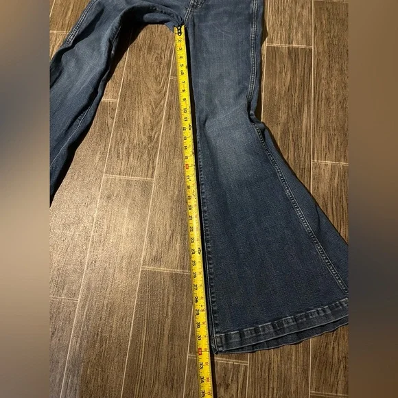 Wrangler Retro High Rise Flare Jeans Women’s Bell Bottoms Rodeo Blue Size 26x34 - Picture 10 of 10